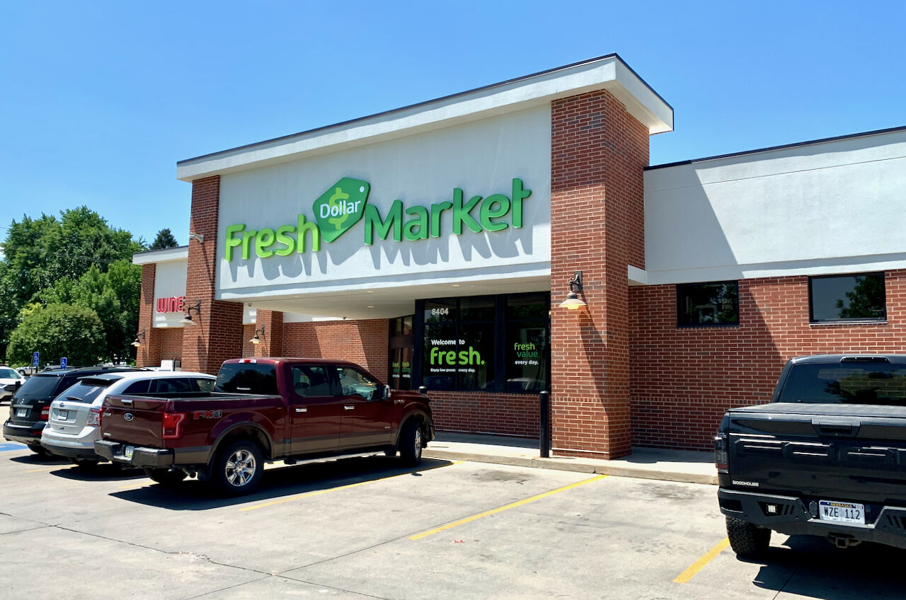 30th Street Hy-Vee Dollar Fresh